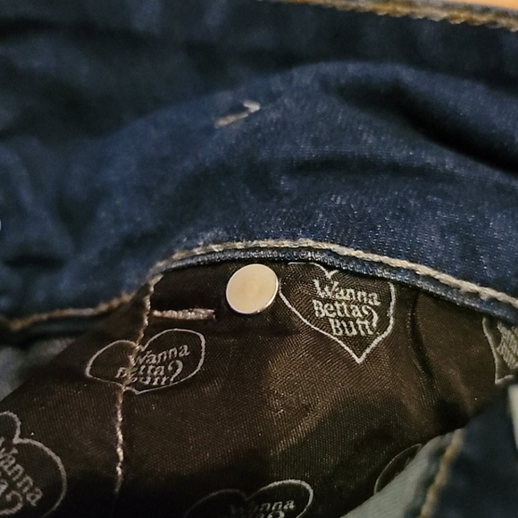 Betta Butt Cuffed Jean Shorts - Picture 7 of 7